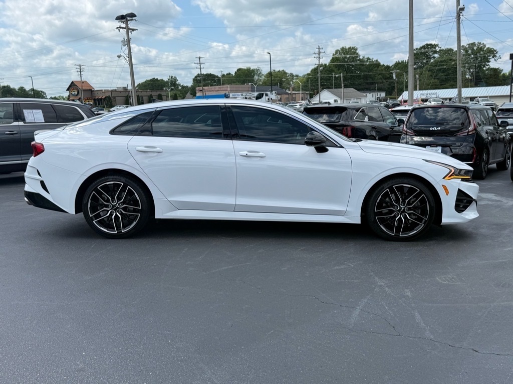 Vehicle image 4 of 25