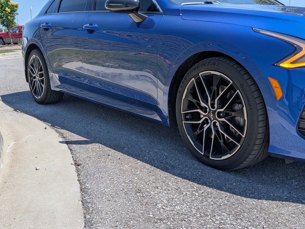 Vehicle image 10 of 41