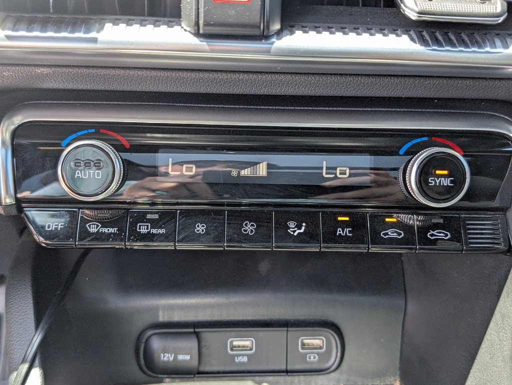 Vehicle image 27 of 41