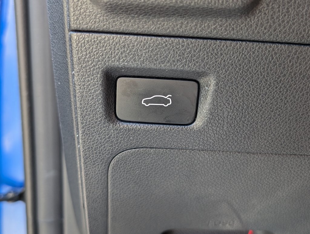 Vehicle image 20 of 41