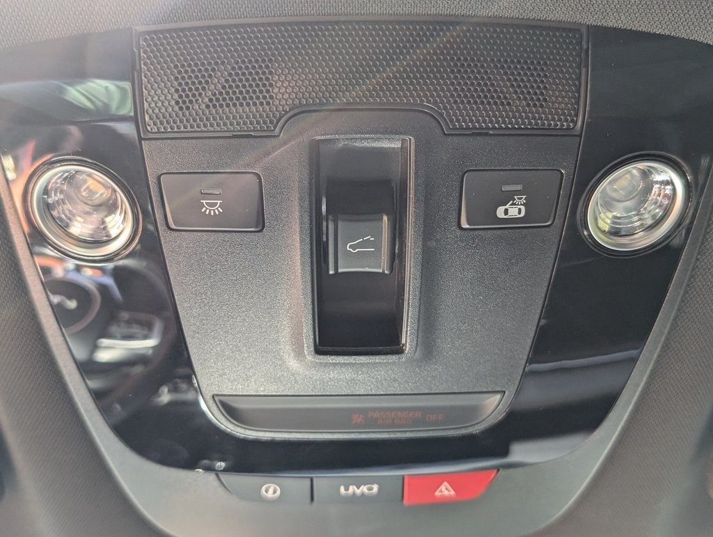 Vehicle image 32 of 41