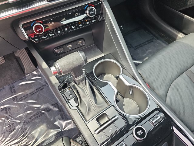 Vehicle image 25 of 34