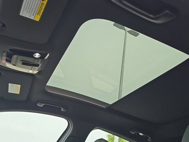 Vehicle image 28 of 34