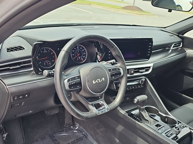 Vehicle image 16 of 34
