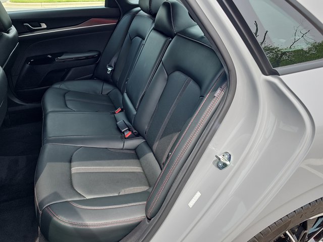 Vehicle image 14 of 34