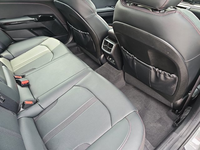 Vehicle image 11 of 34