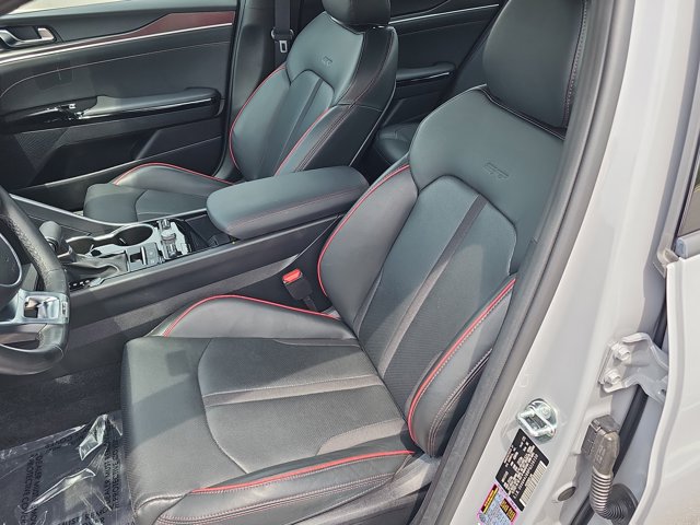 Vehicle image 15 of 34
