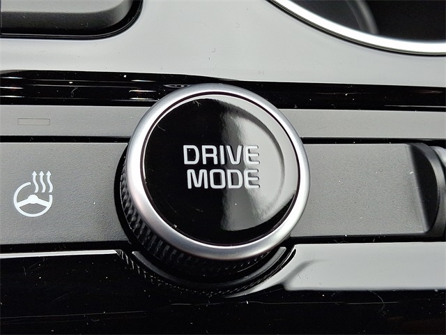 Vehicle image 15 of 32