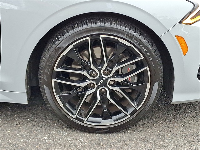 Vehicle image 7 of 32