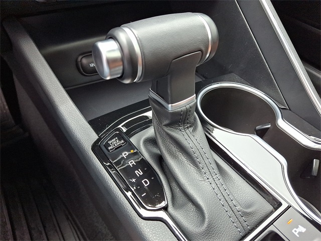 Vehicle image 19 of 32