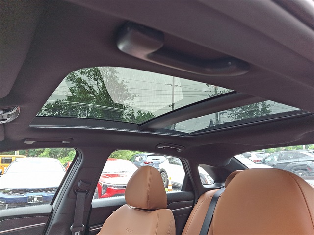 Vehicle image 12 of 32