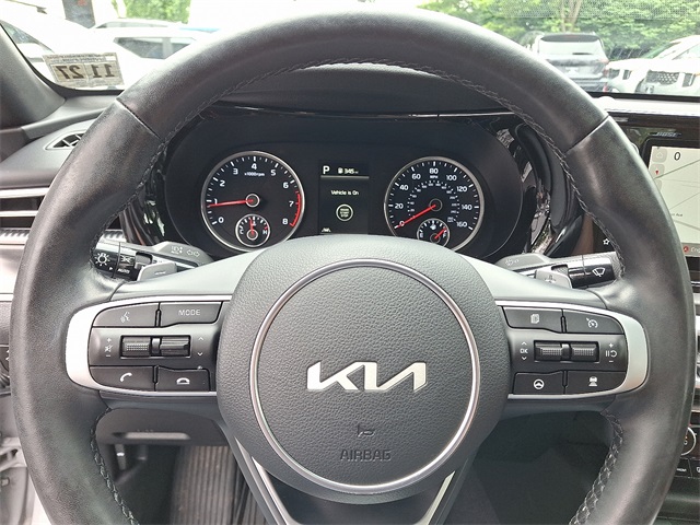 Vehicle image 13 of 32