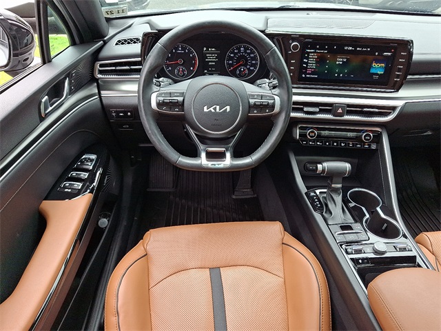 Vehicle image 11 of 32