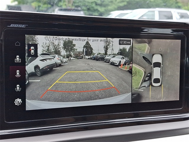 Vehicle image 18 of 32