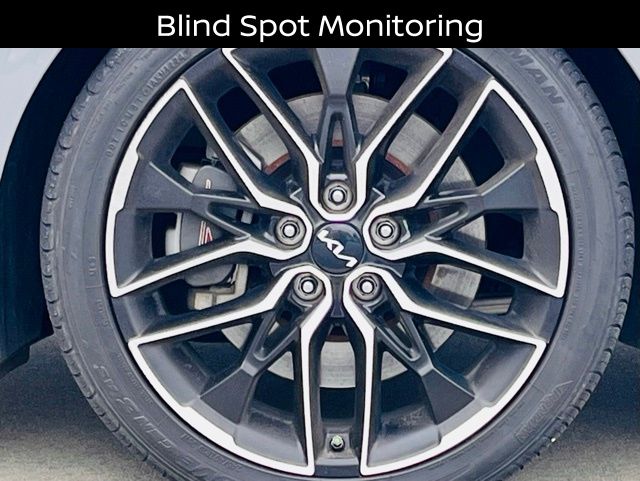 Vehicle image 12 of 32