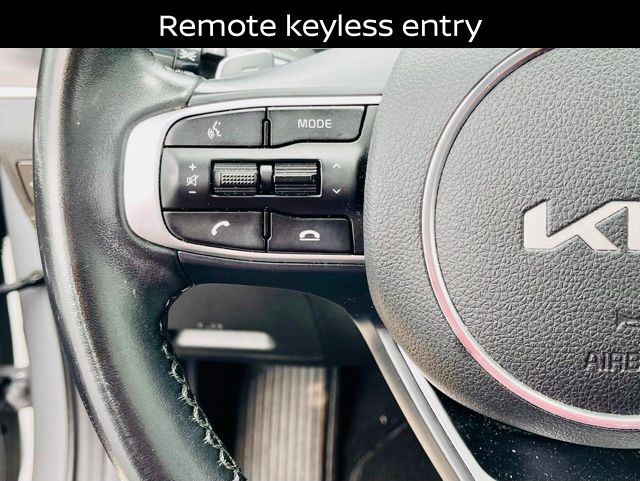 Vehicle image 19 of 32