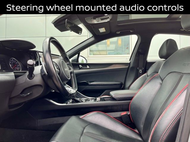 Vehicle image 17 of 32
