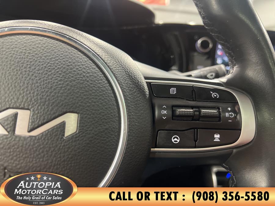 Vehicle image 34 of 45