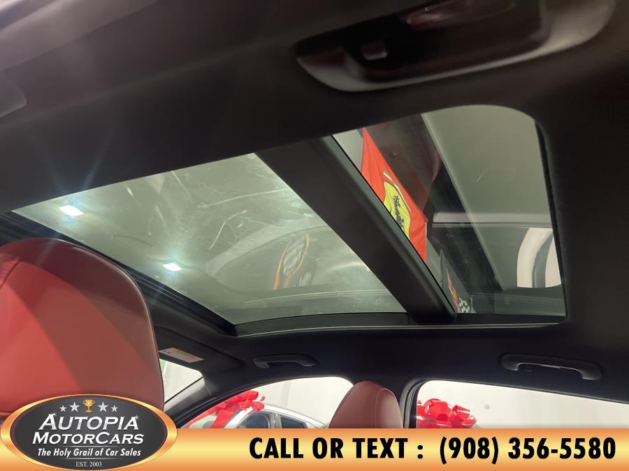 Vehicle image 28 of 45
