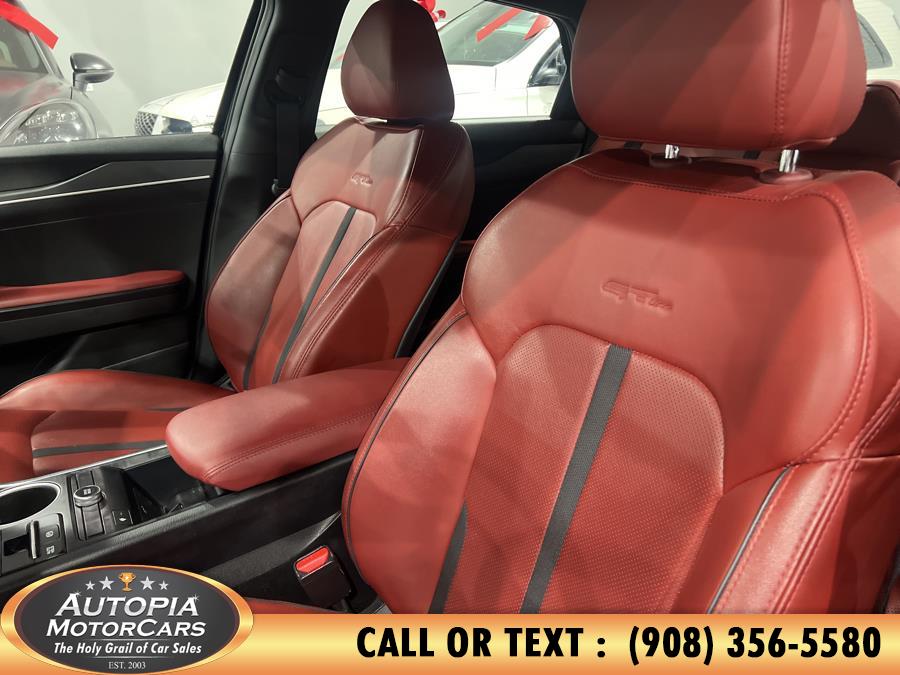 Vehicle image 16 of 45