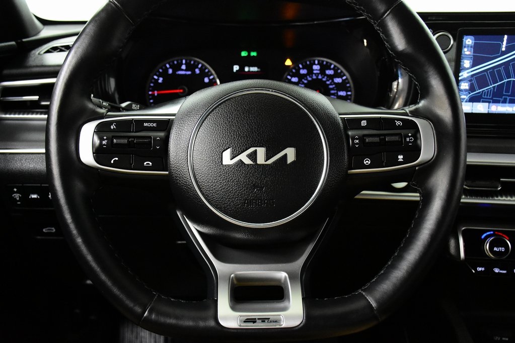 Vehicle image 16 of 32