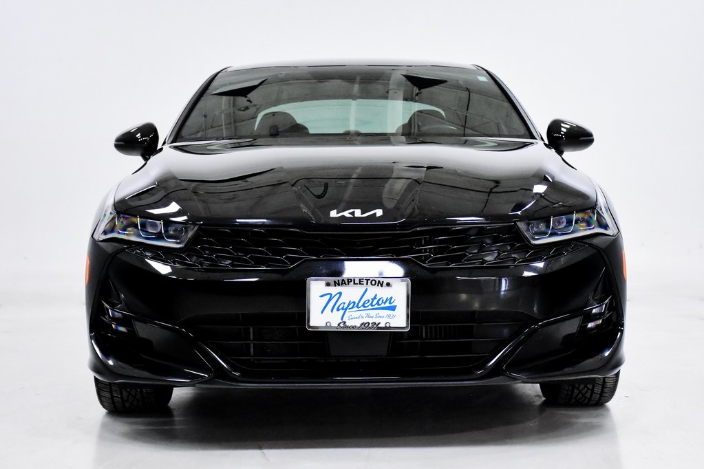 Vehicle image 4 of 32