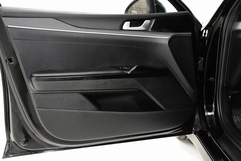 Vehicle image 12 of 32