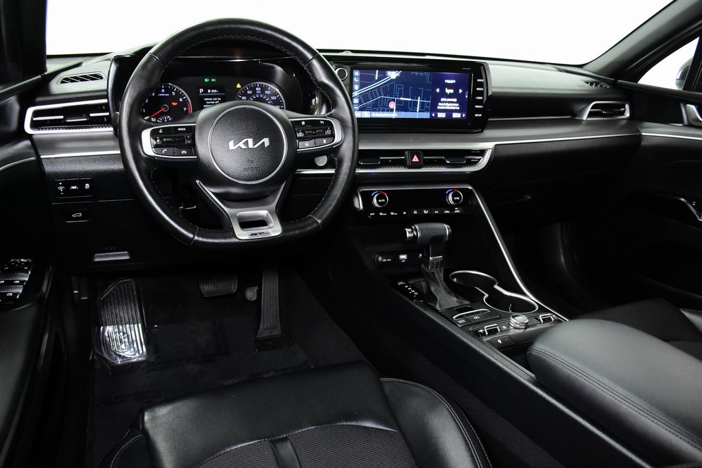 Vehicle image 11 of 32