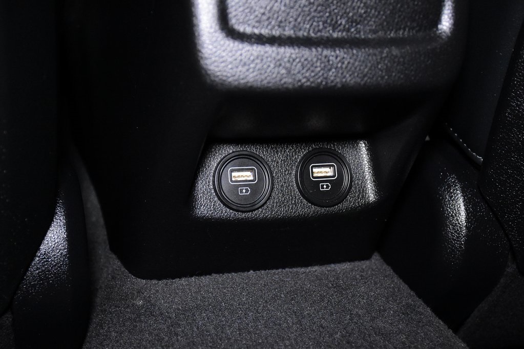 Vehicle image 29 of 32