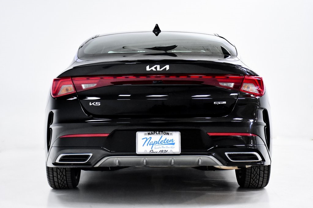 Vehicle image 5 of 32