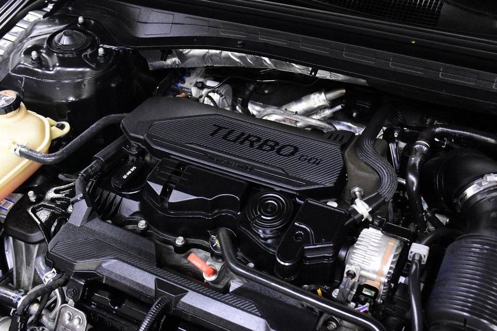 Vehicle image 10 of 32