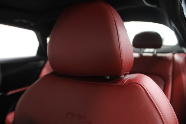 Vehicle image 22 of 33