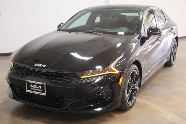 Vehicle image 10 of 33