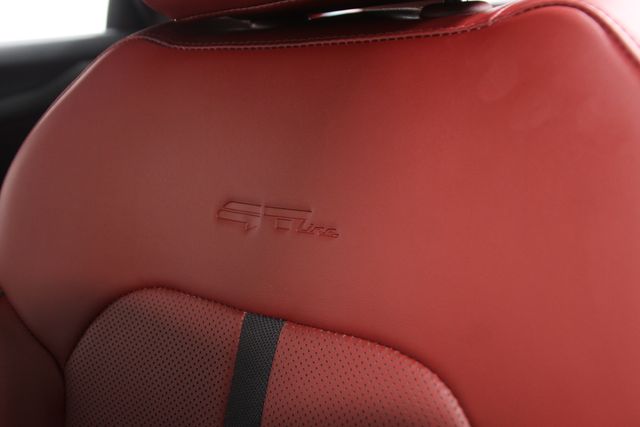 Vehicle image 23 of 33