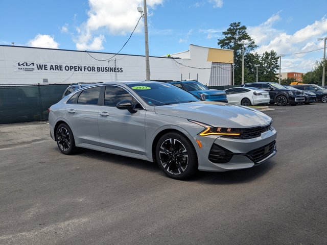 Vehicle image 4 of 21