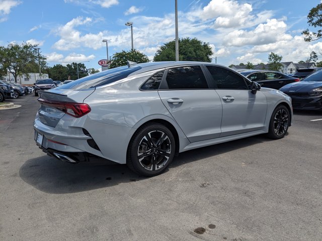 Vehicle image 6 of 21