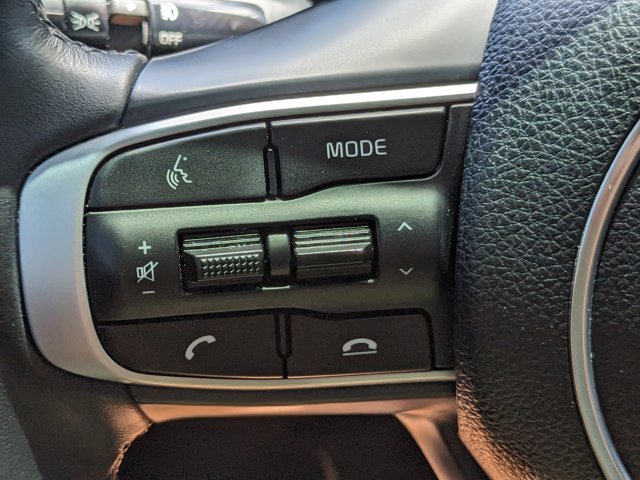 Vehicle image 16 of 21