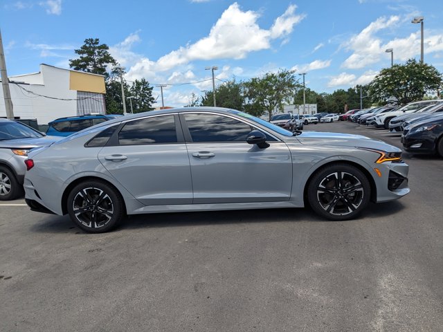 Vehicle image 5 of 21