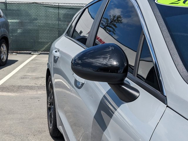 Vehicle image 20 of 21