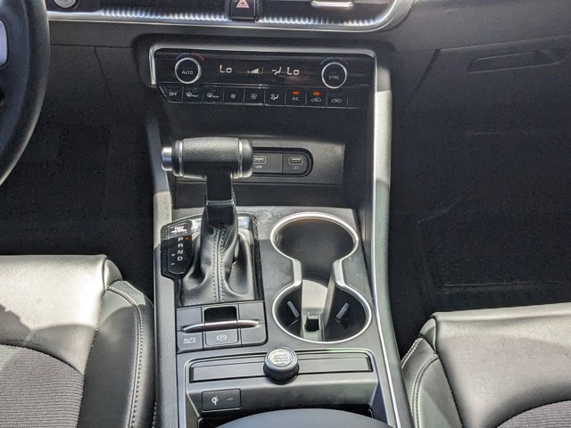 Vehicle image 15 of 21