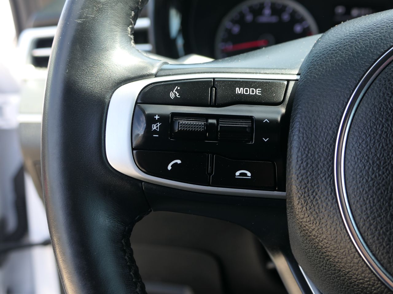 Vehicle image 20 of 36