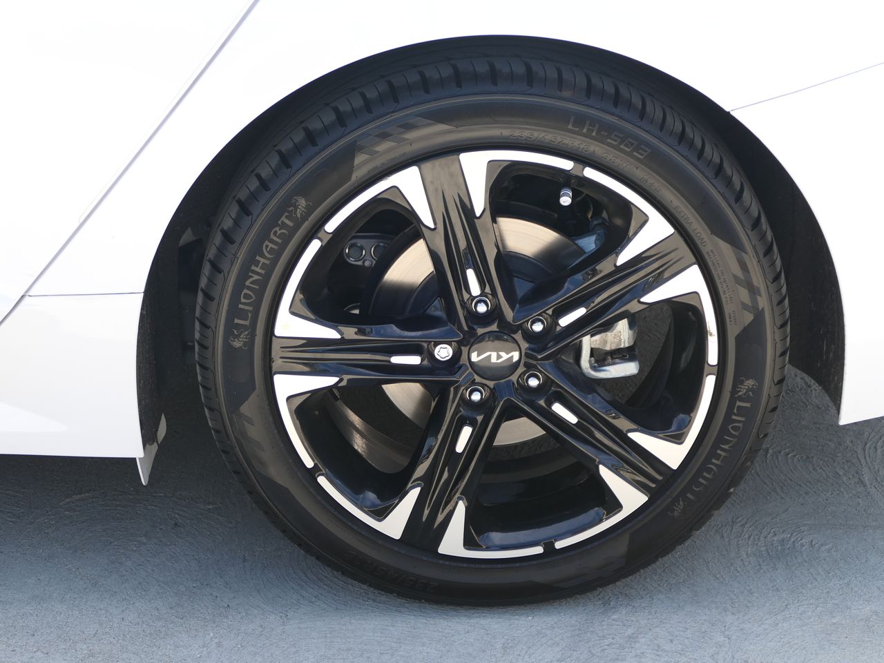 Vehicle image 10 of 36