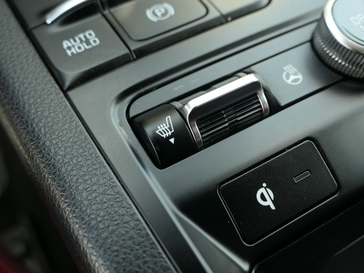 Vehicle image 28 of 36