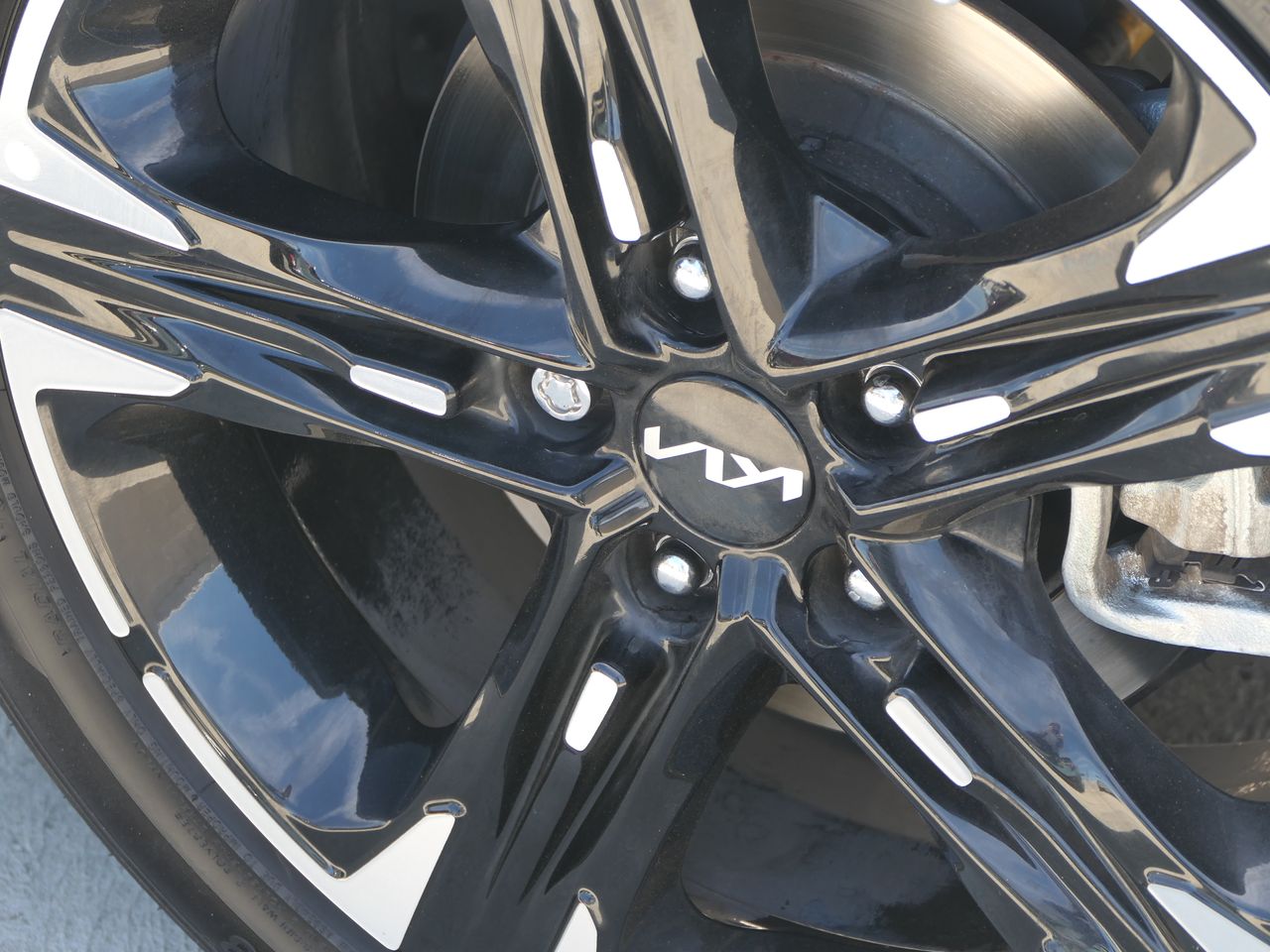 Vehicle image 11 of 36