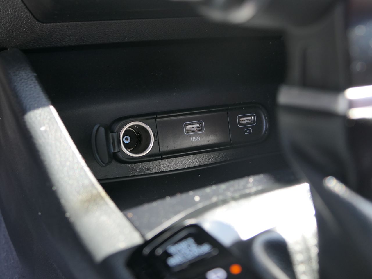 Vehicle image 26 of 36