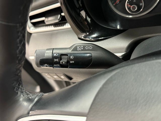 Vehicle image 20 of 35