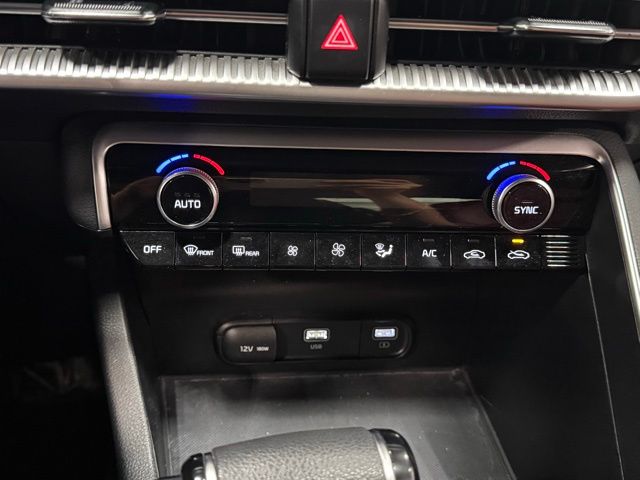 Vehicle image 28 of 35
