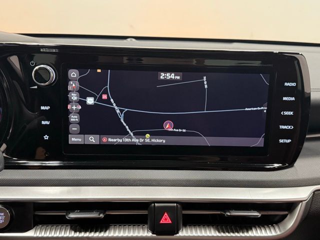 Vehicle image 26 of 35