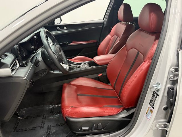Vehicle image 13 of 35