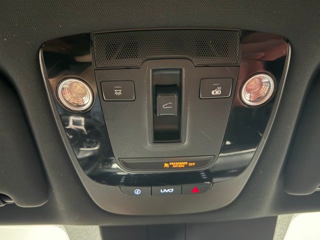 Vehicle image 30 of 35
